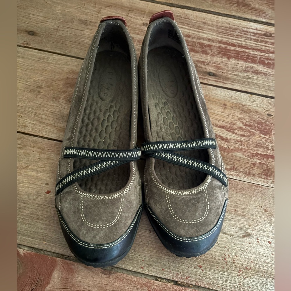 Privo Gray-Brown Suede-Look Slip-On Flats with Black Trim